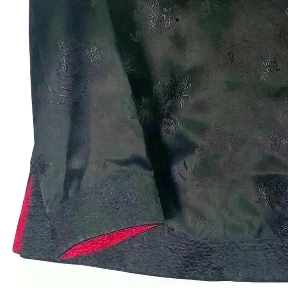 Women’s Black and Red Vintage Oriental Reversible Jacket. No size tag. - Picture 6 of 12